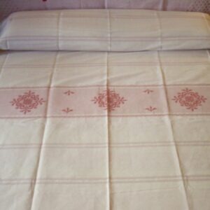 Copriletto con disegno a "Fascia in lino"